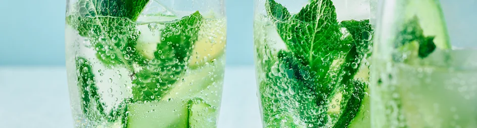 Komkommer-munt cooler met zoutrandje