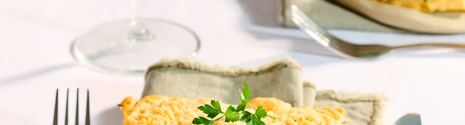 Tompouce van parmezaancrackers met paddenstoelenvulling