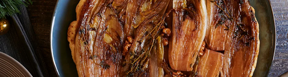 Witlof-tarte Tatin met noten en kaascrème