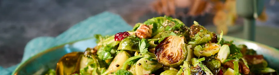 Spruitjessalade met pecan en cranberry