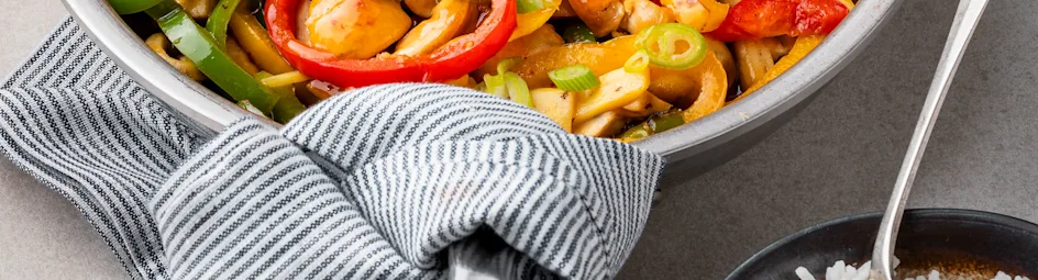 Roerbak met sweet chilisaus en kip