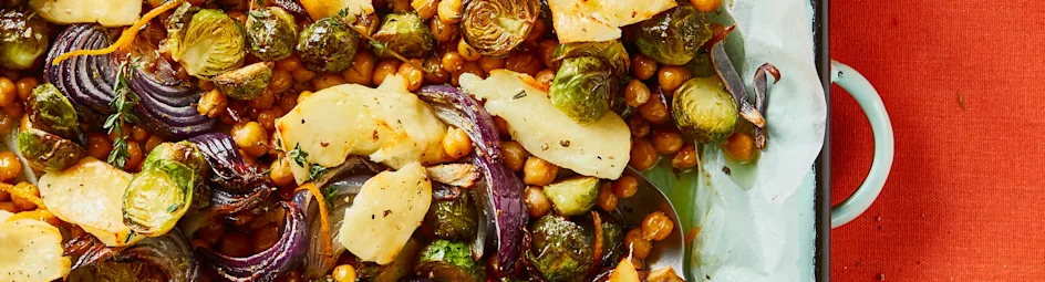 Traybake spruiten en halloumi
