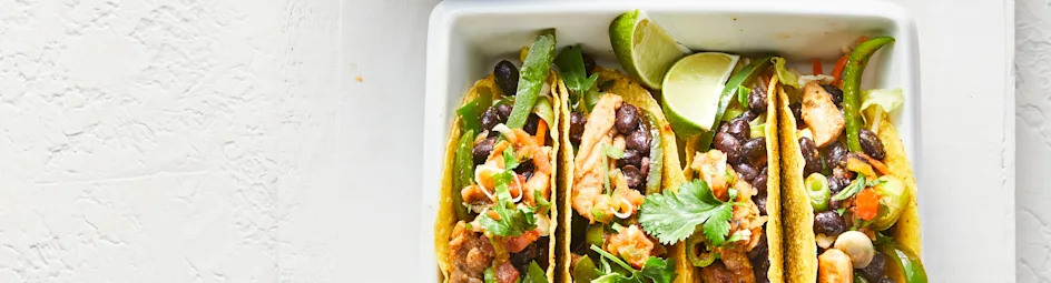 Taco's met paprika, kip en verse tomatensalsa