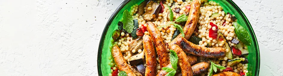 Parelcouscous met gegrilde groente en runderchipolata