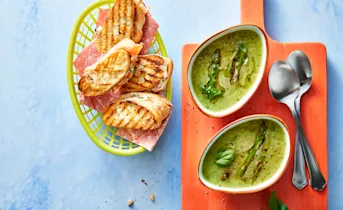 Zalm-ciabattatosti's met kappertjes