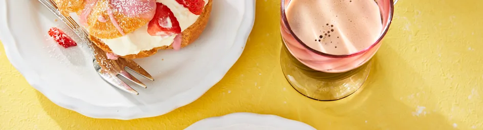 Yoghurt-roomsoes met aardbeien