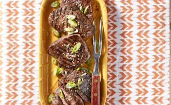 Biefstuk met soja-gembermarinade en bosui