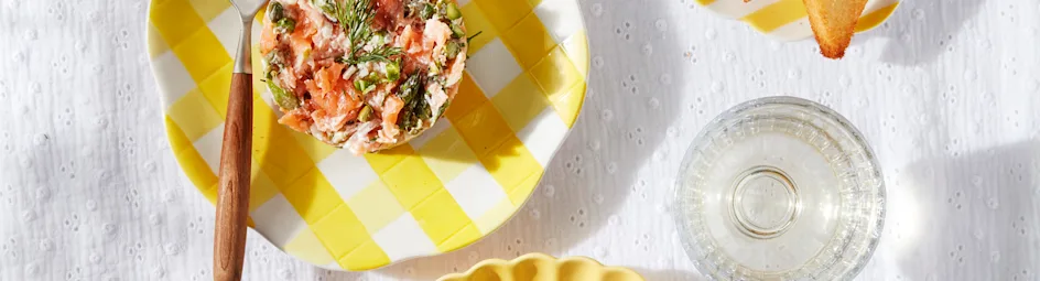 Tartaar van gegrilde groene asperge en zalm