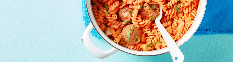 Romige eenpanspasta met venkel en gehaktballetjes