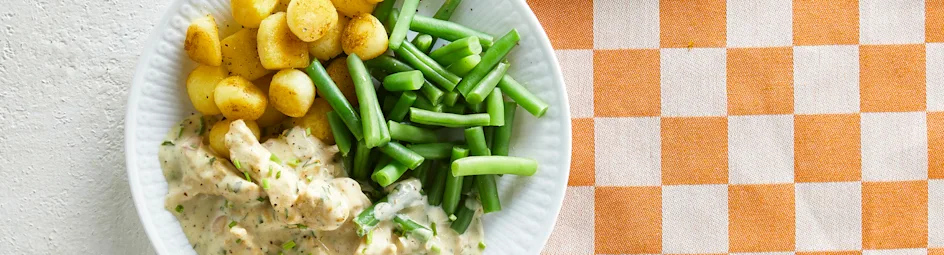 Kip met romige mosterdsaus, kriel & sperziebonen