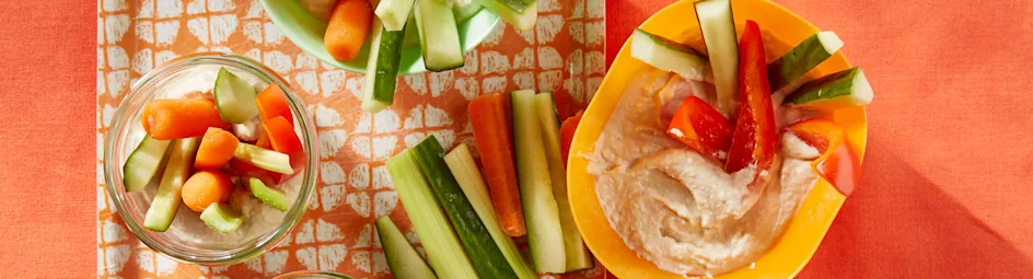 Groentefrietjes met hummusdip