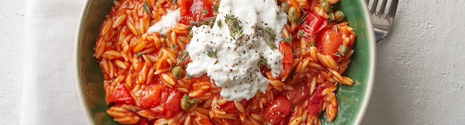 Tomaten-orzo met burrata