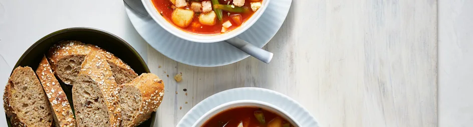 Franse tomatensoep met ei en croutons