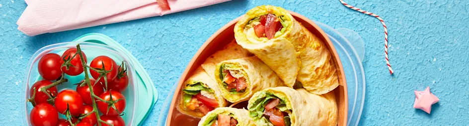 Omeletwraps met pompoenhummus en tomaat