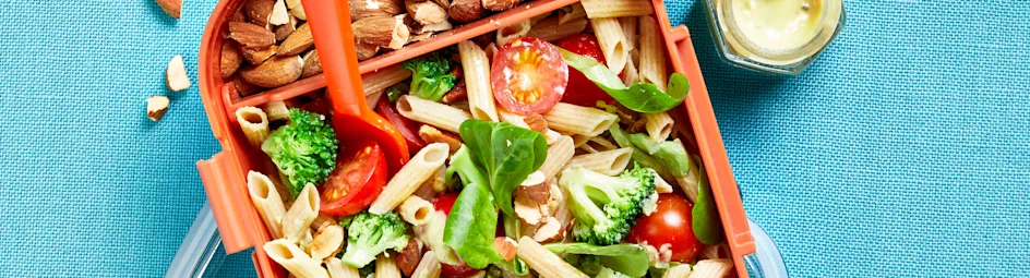 Pastasalade met broccoli en avocadodressing