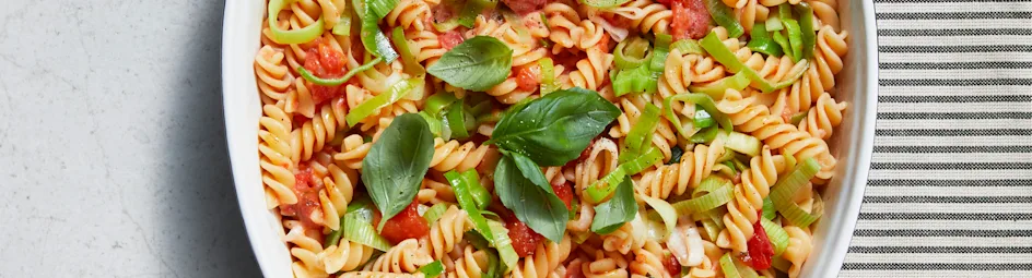 Eenpanspasta met prei en roomkaas