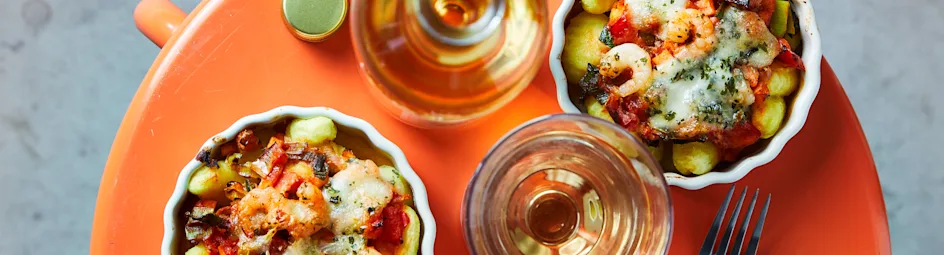 Gegratineerde gnocchi met knoflookgarnalen