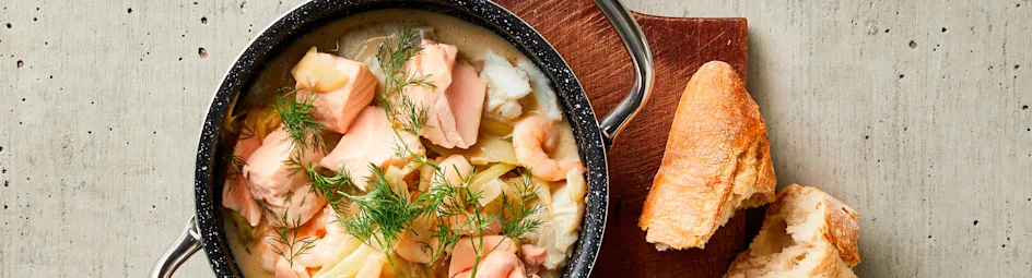 Vispannetje met venkel, garnalen en dille