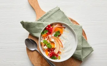 Magere kwark met winters fruit en honing