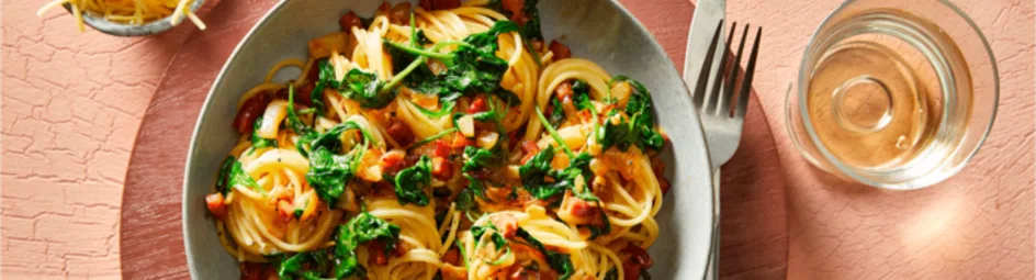 Spaghetti met spinazie en spekjes