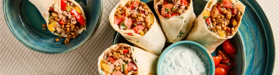 Wraps met tonijn en koriander-knoflooksaus