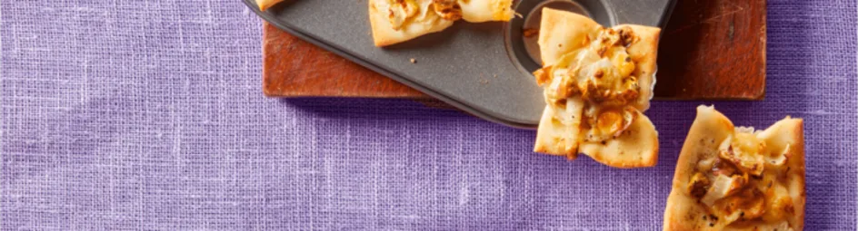 Mini-witloftaartjes met abdijkaas en cashewnoten