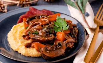 Paddenstoelenstoof met romige polenta