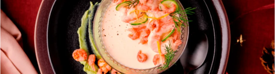 Panna cotta garnalencocktail met avocadomousse