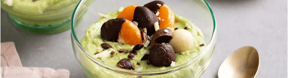 Avocadomousse met mandarijnen en paaseitjes