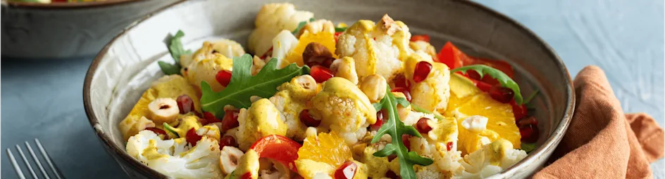 Geroosterde bloemkoolsalade met kerriesaus