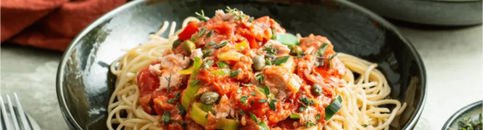 Spaghetti met tonijn in tomatensaus