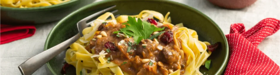 Tagliatelle met hertenragout en pompoen