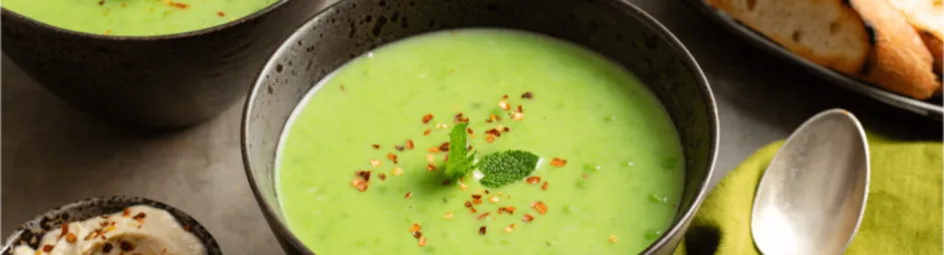 Romige tuinerwtjes soep met toast