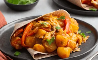 Roti wraps met makreel en gegrilde paprika