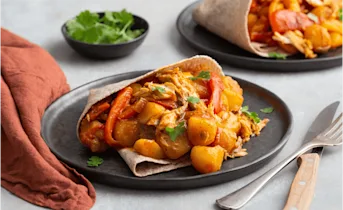 Roti wraps met makreel en gegrilde paprika