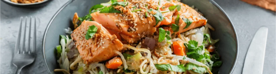 Noedels met teriyaki zalm