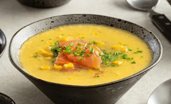 Bloemkoolsoep met gerookte zalm