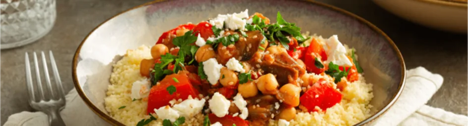 Couscous met auberginestoof en dadels