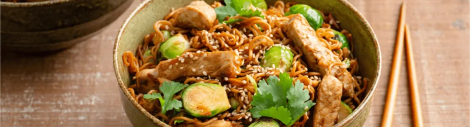 Noodles met varkensfilet en spruitjes