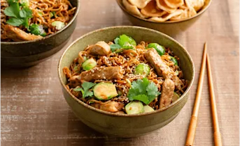 Noodles met varkensfilet en spruitjes
