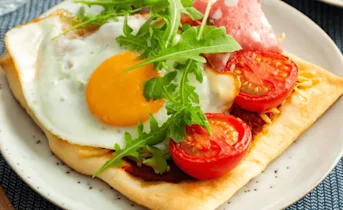 Ontbijt pizzaatjes met spinata romana