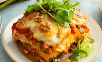 Courgette lasagne met rucola