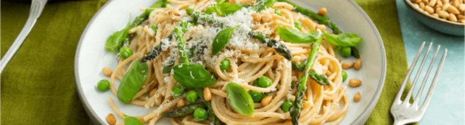 Spaghetti met asperges en erwtjes