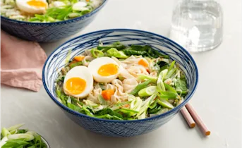 Vegetarische noedelsoep