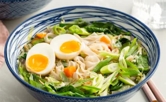 Vegetarische noedelsoep