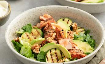 Salade met pulled salmon