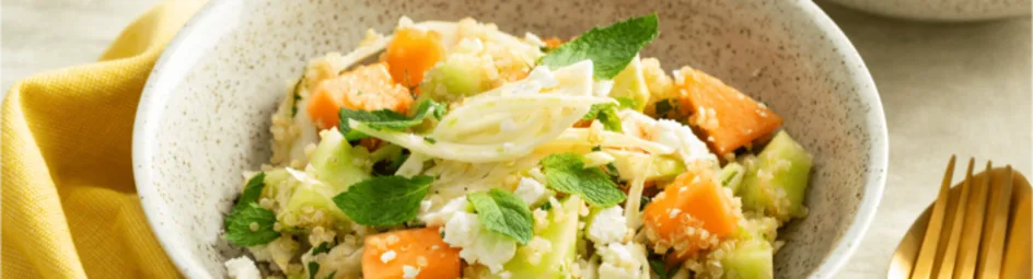 Gemengde meloen salade met feta en quinoa