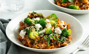 Penne met spinazie en broccoli