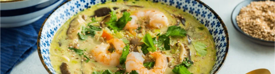Oosterse soep met garnalen en kokosmelk