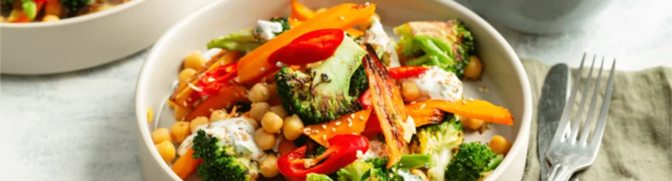 Broccoli en bospeen salade met korianderdressing